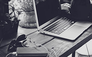 一、在电脑上（Windows/Mac）